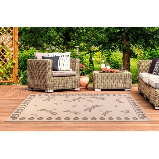 Terrace Dragonfly Outdoor Bordered Rug Round in Natural Taupe