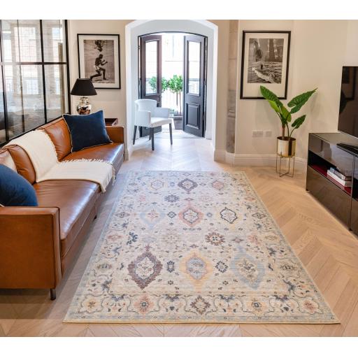 Heritage HRTG102 Traditional Rug in Ivory Multi