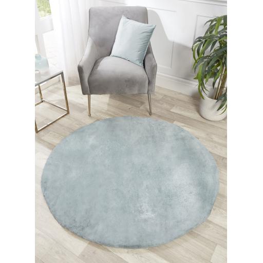 Tipped Luxe Fur Glacial Green Circle.jpg