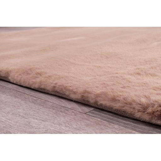 Luxe Fur Beige pile.jpg