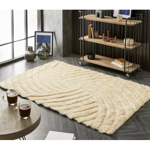 Dallas Hand Carved Soft Thick Pile Shaggy Rug in Champagne Cream