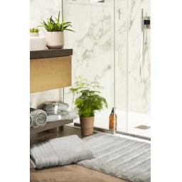 Grey stripe mat & Towel L3.jpg