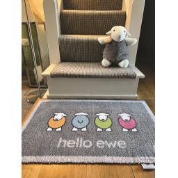 Hello Ewe 50x75 L1.jpg