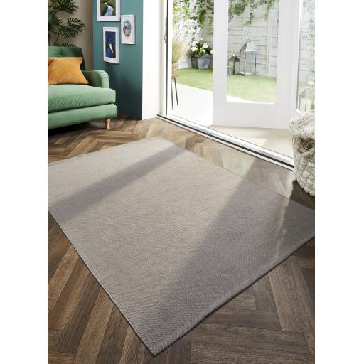 Hug Rug Woven Indoor Outdoor Plain Washable Rug in Warm Grey